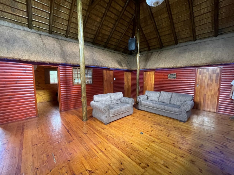 6 Bedroom Property for Sale in Christiana North West